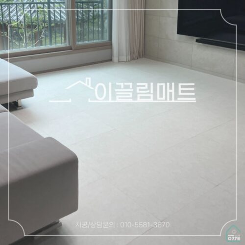 광주광역시 광산구 여대길 340, 어등산한양수자인테라스PLUS/33평 확장형 / 거실,복도,주방 / 화이트마블