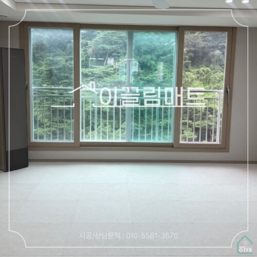 광주광역시 동구 내남동 904, 내남지구2차진아리채/ 33평 확장형/ 거실/ 화이트마블
